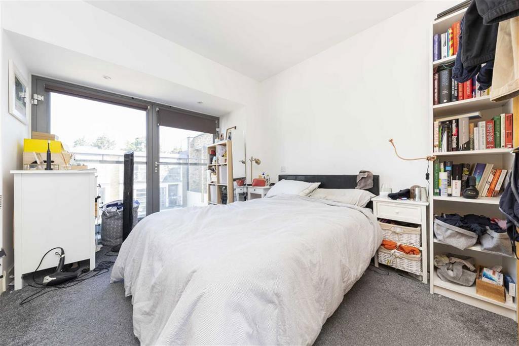 Apartment in London - View 4