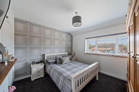 1 bedroom maisonette for sale, Maple Grove, Guildford