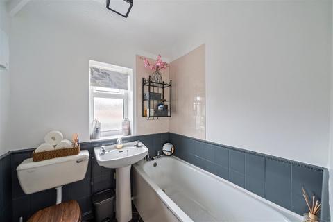 1 bedroom maisonette for sale, Maple Grove, Guildford