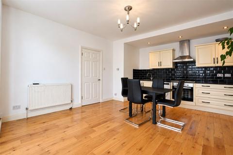 2 bedroom apartment to rent, Arngask Road, London, SE6