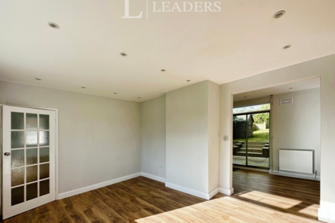 3 bedroom semi-detached house to rent, Davenport Road, LE5