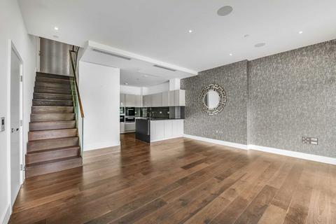 2 bedroom flat to rent, Central Avenue, London SW6