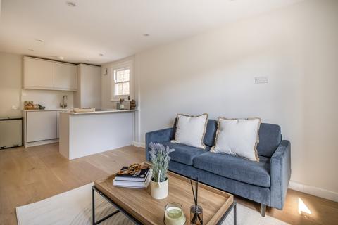 1 bedroom flat for sale, Galveston Road, London, SW15