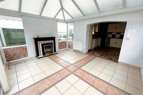 2 bedroom semi-detached bungalow to rent, Merlin Crescent, Bridgend, CF31