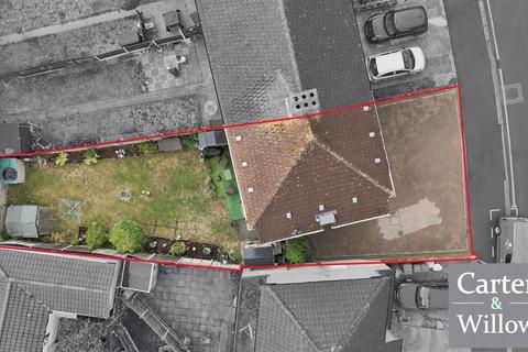 3 bedroom end of terrace house for sale, Crossway, Dagenham, Essex