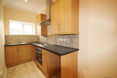 2 bedroom flat to rent, London Road, Teynham, Sittingbourne, Kent