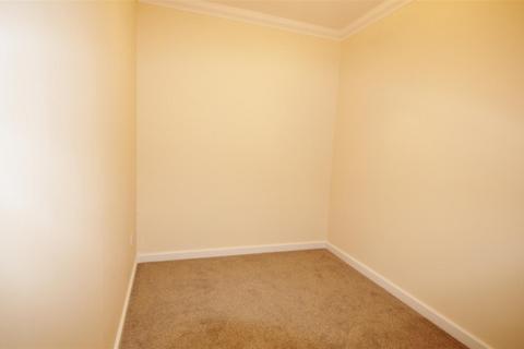 2 bedroom flat to rent, London Road, Teynham, Sittingbourne, Kent