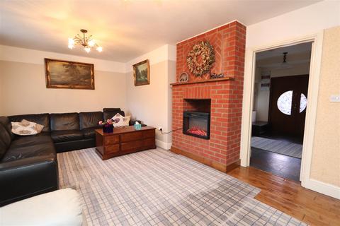 3 bedroom detached bungalow for sale, Foxes Grove, Hutton, Brentwood