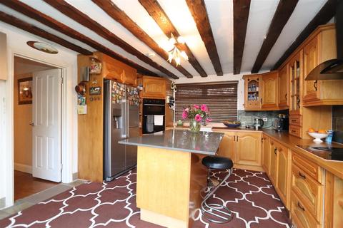 3 bedroom detached bungalow for sale, Foxes Grove, Hutton, Brentwood