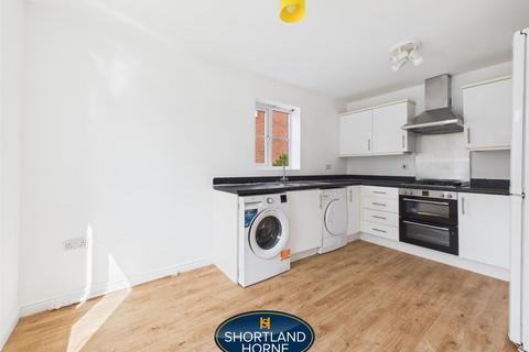 4 bedroom semi-detached house to rent, Shropshire Drive, Coventry CV3
