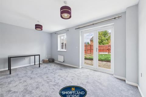 4 bedroom semi-detached house to rent, Shropshire Drive, Coventry CV3
