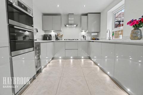 4 bedroom detached house for sale, Carrs Avenue, Cudworth