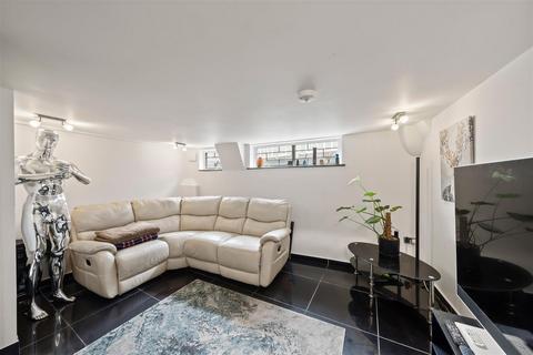 3 bedroom flat for sale, Mill Lane, Guildford