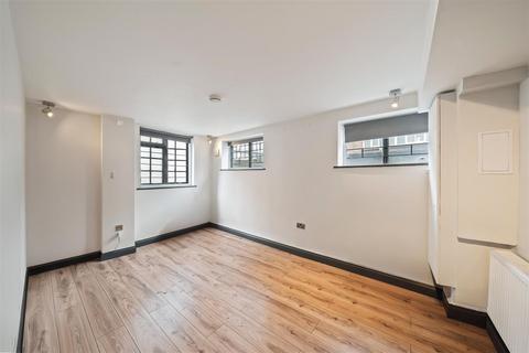 3 bedroom flat for sale, Mill Lane, Guildford