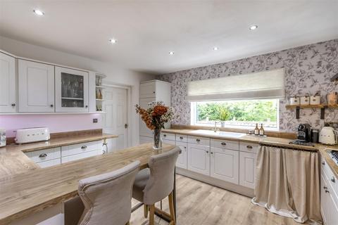 5 bedroom detached house for sale, Church Lane, Clifton Village, Rotherham