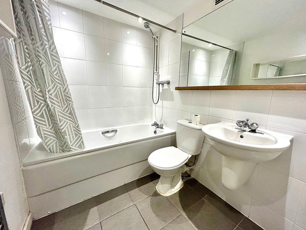 Apartment in Manchester - View 4