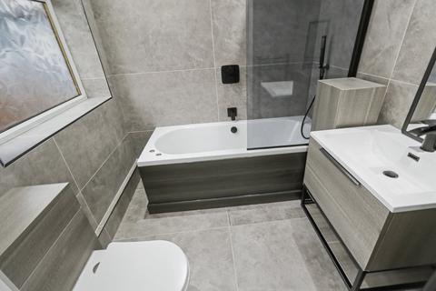 3 bedroom end of terrace house to rent, School Street, Golborne, WA3