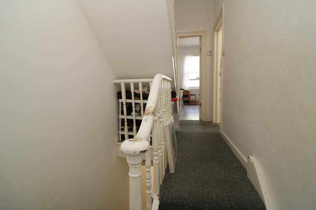 Apartment in Beckenham - More