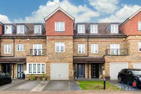 4 bedroom terraced house for sale, Highbridge Close, Radlett
