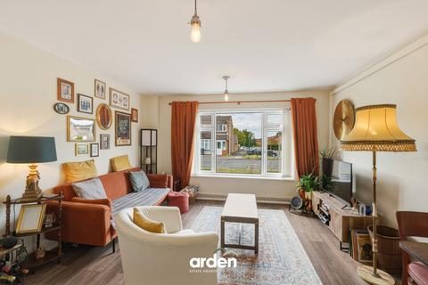 2 bedroom flat for sale, Foredrove Lane, Solihull, B92