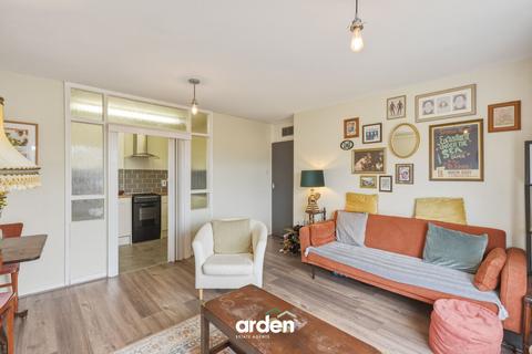 2 bedroom flat for sale, Foredrove Lane, Solihull, B92
