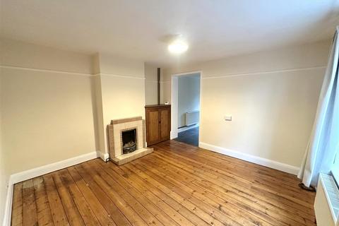 2 bedroom semi-detached house to rent, Abbey Road, Redditch