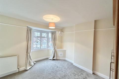 2 bedroom semi-detached house to rent, Abbey Road, Redditch