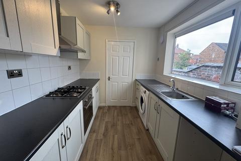 3 bedroom terraced house to rent, Poolstock Lane, Poolstock
