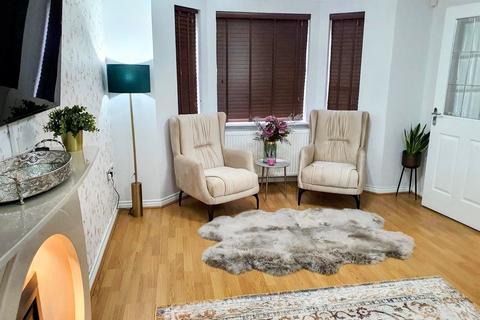 4 bedroom house to rent, Ainsbrook Avenue, Manchester, M9