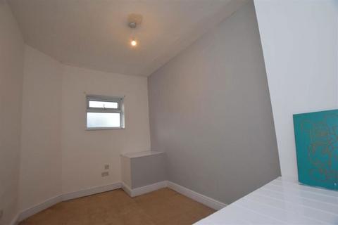 2 bedroom terraced house for sale, Pilsworth Road, Heywood, Greater Manchester, OL10 3DY