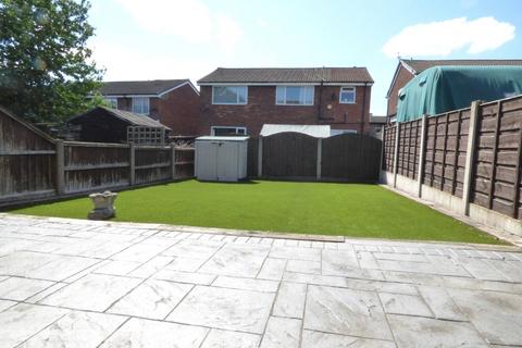 2 bedroom semi-detached house to rent, Willow Avenue, Middleton, Manchester, Greater Manchester, M24