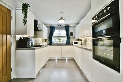 undefined, Bowmont Close, Cheadle Hulme, Cheshire, SK8