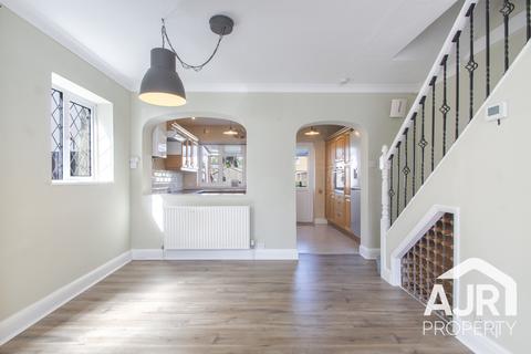3 bedroom semi-detached house to rent, Brixham Road, Welling DA16