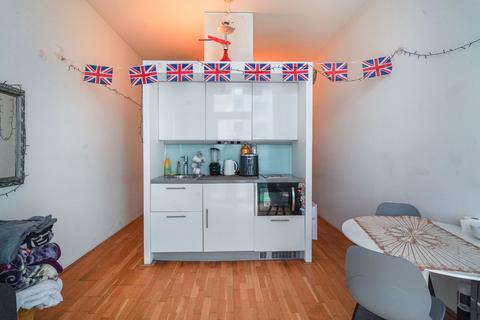 Studio for sale, Clippers Quay, Salford M50