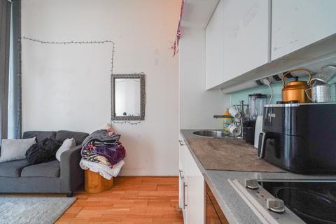 Studio for sale, Clippers Quay, Salford M50