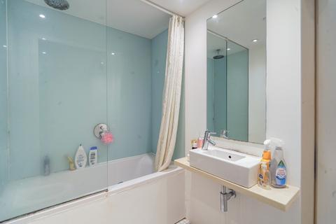 Studio for sale, Clippers Quay, Salford M50