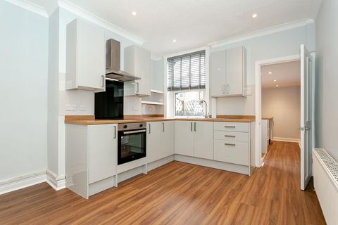 4 bed terraced house for rent in Chatsworth Place, Harrogate, HG1