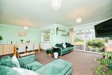 4 bedroom semi-detached house for sale, Broadway Avenue, HALESOWEN