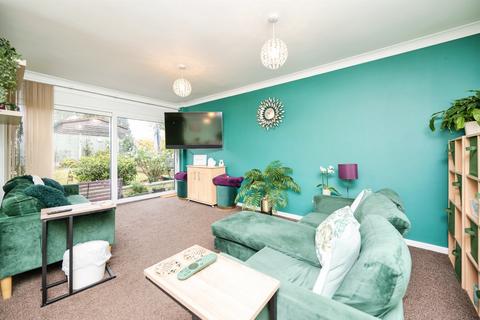 4 bedroom semi-detached house for sale, Broadway Avenue, HALESOWEN