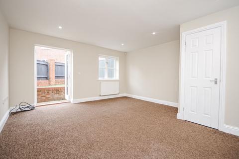 3 bedroom townhouse to rent, Coltishall