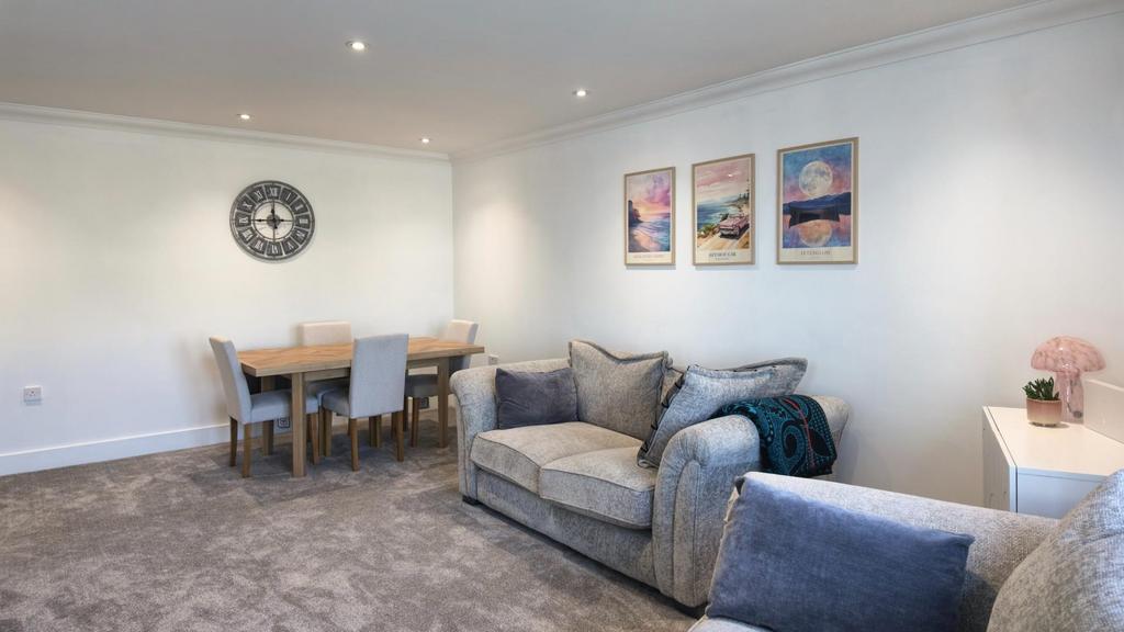 Apartment in Penarth - View 3