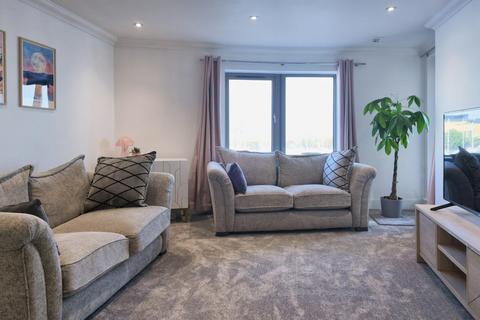 2 bedroom flat for sale, Marconi Avenue, Penarth