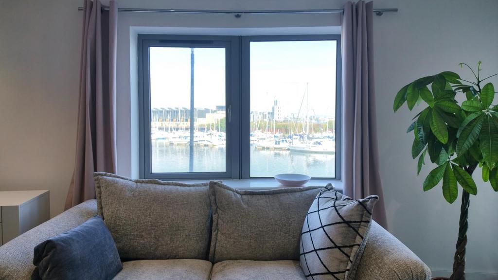 Apartment in Penarth - More