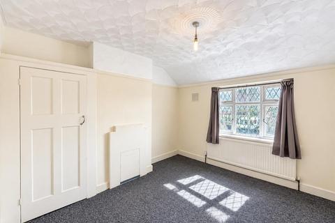3 bedroom end of terrace house to rent, Beaconsfield Road, Southall UB1
