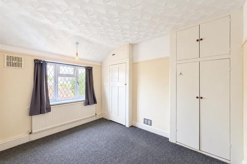 3 bedroom end of terrace house to rent, Beaconsfield Road, Southall UB1