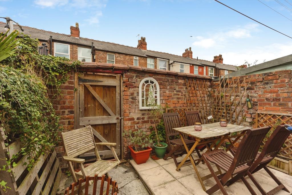 House in Greater Manchester - More