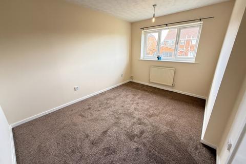 3 bedroom semi-detached house to rent, Charnwood Road, Corby NN17