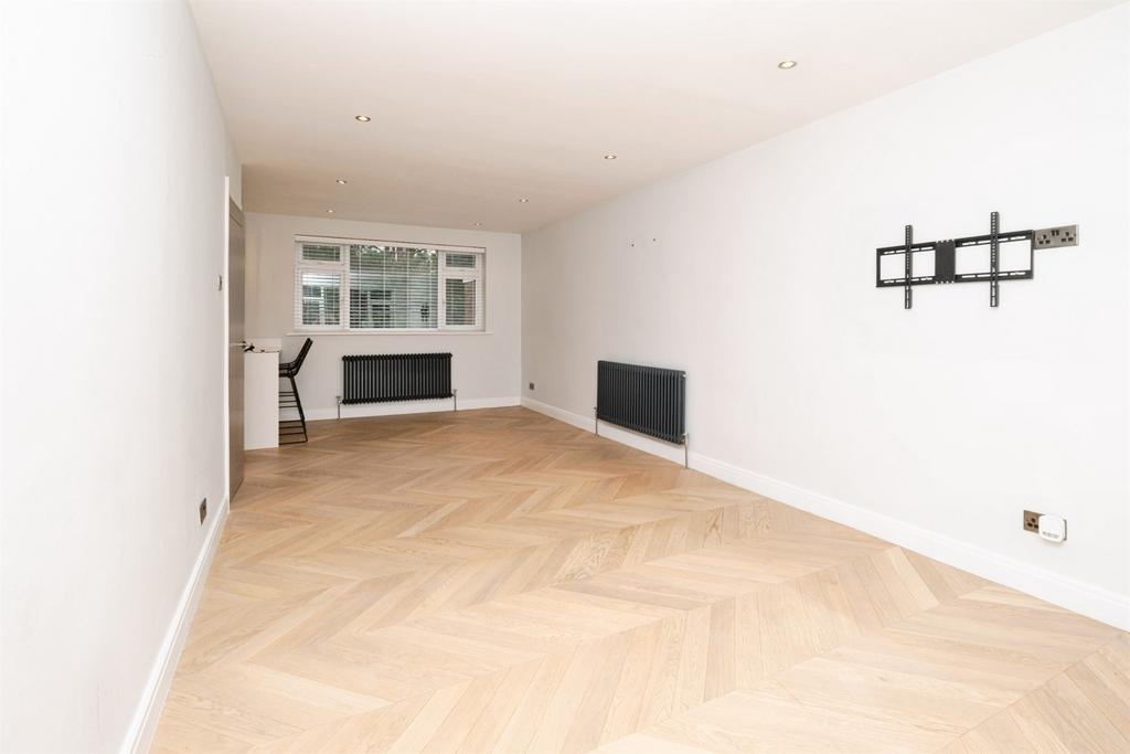 Apartment in Liverpool - More