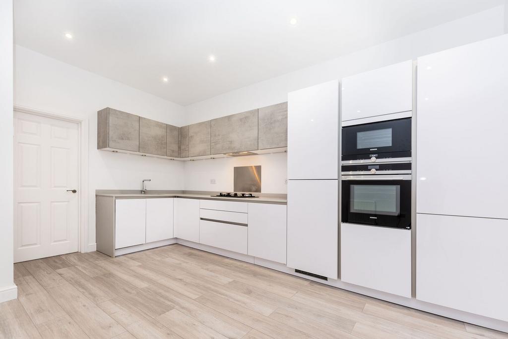 Apartment in London - View 4