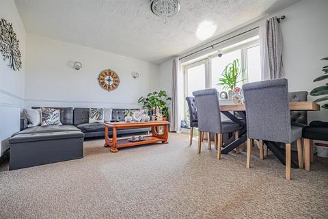 2 bedroom flat for sale, Bennetts End Road, Hemel Hempstead, HP3